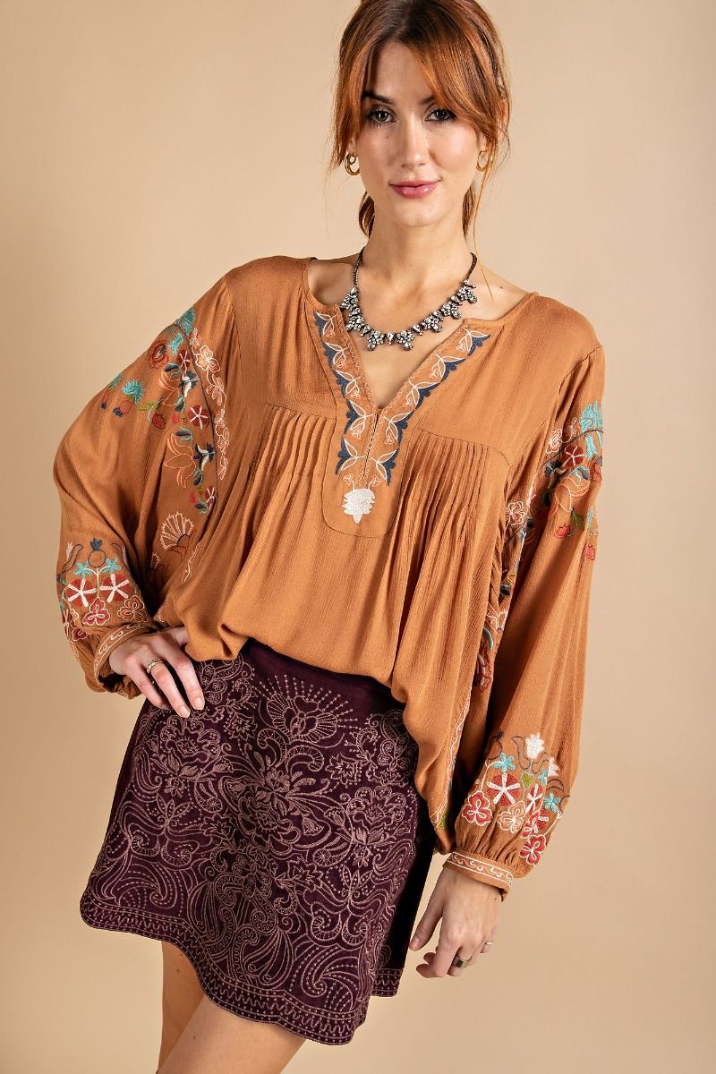 POLLY EMBROIDERED TOP